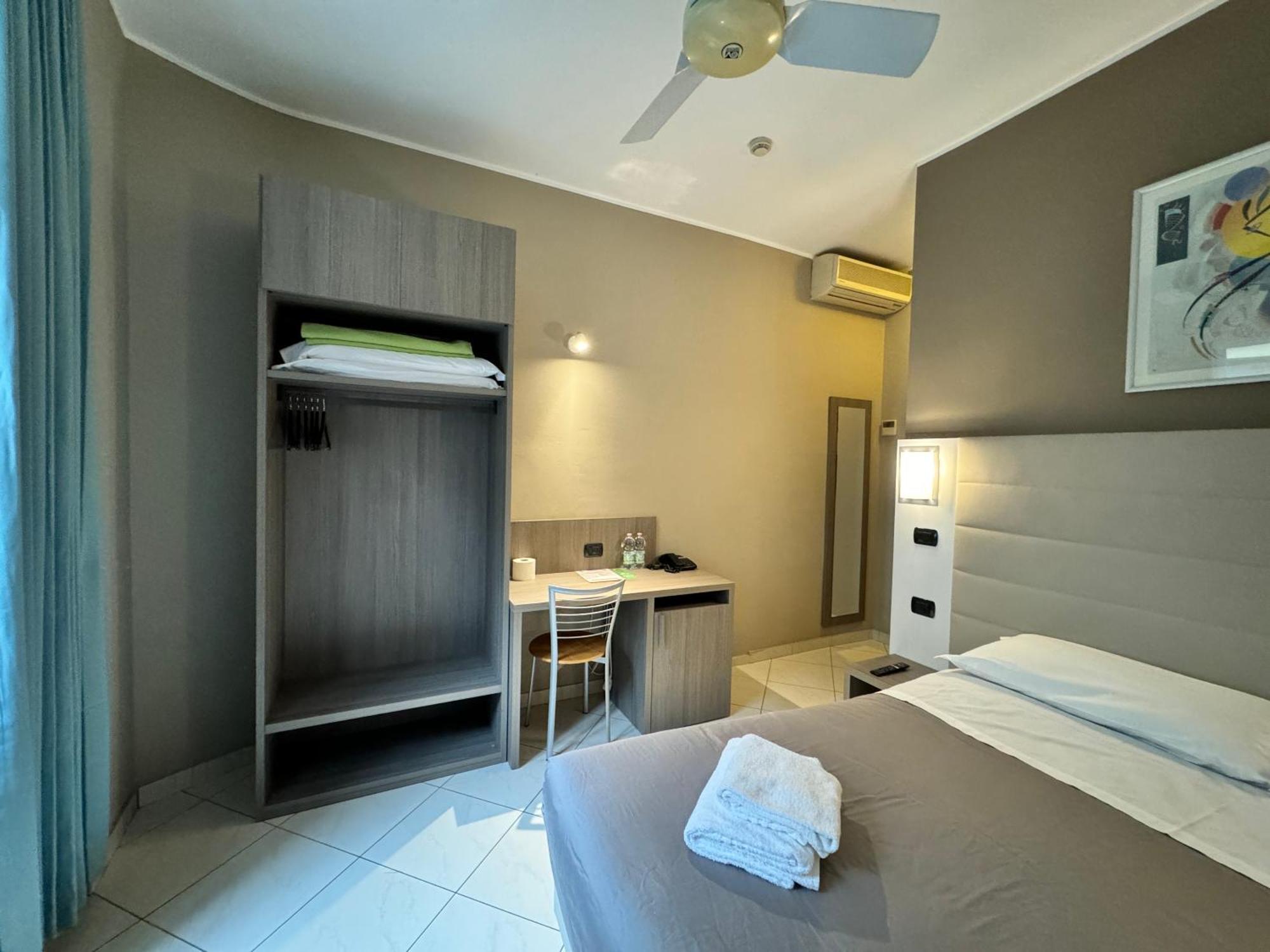 Hotel Parma Milan Exterior photo