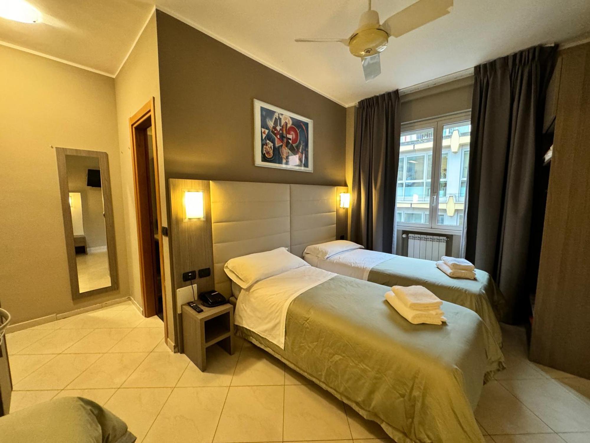 Hotel Parma Milan Exterior photo