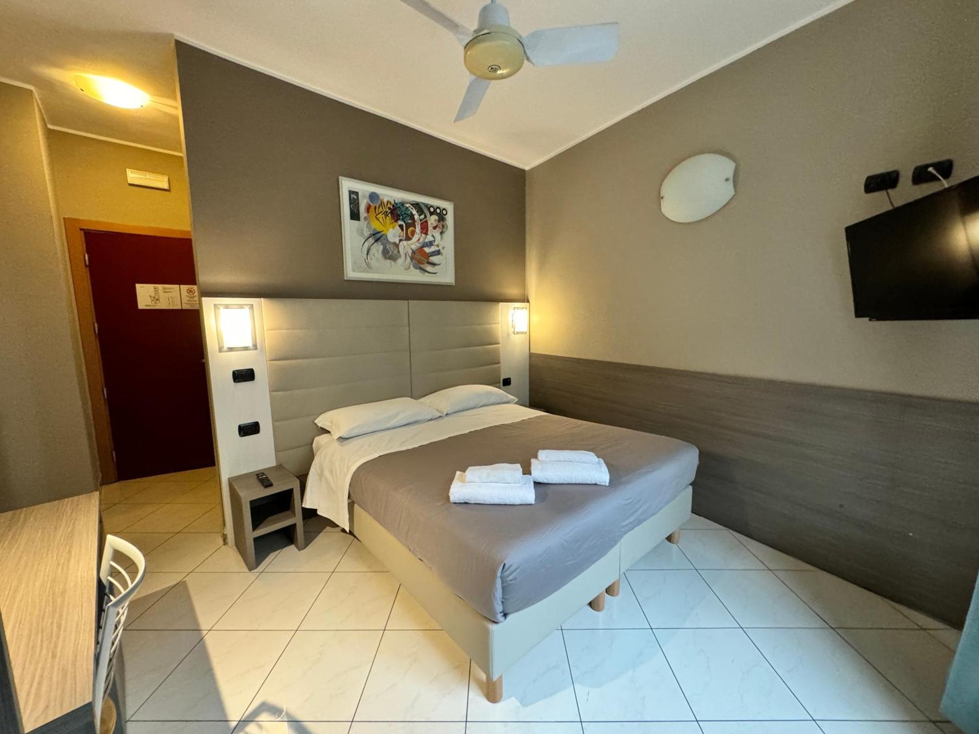Hotel Parma Milan Exterior photo